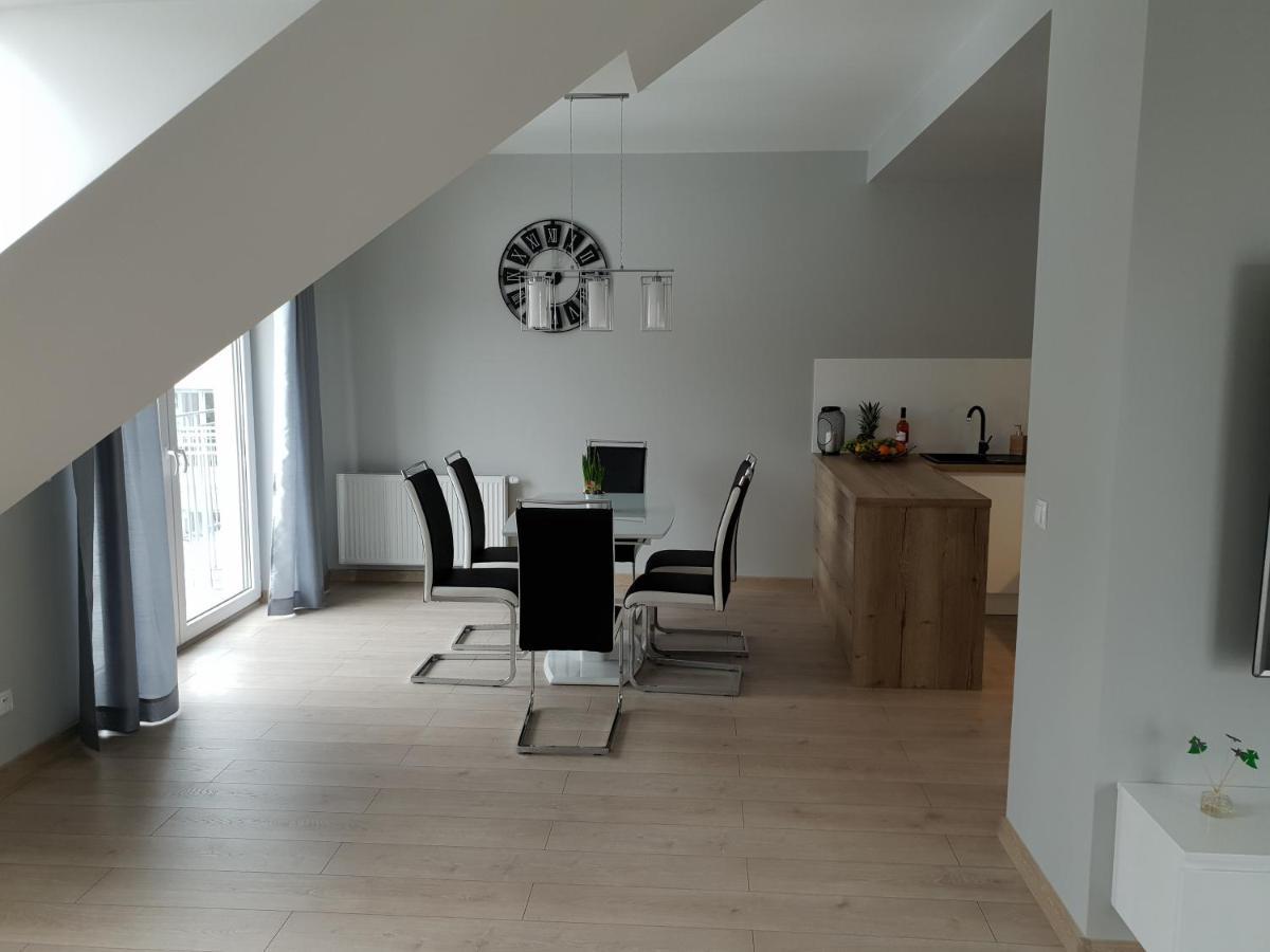 Vera Zakopianska 22 C M10 Apartment